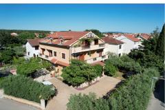 Apartmanok i sobe Sinka Szoba 4 – Soba foto 5
