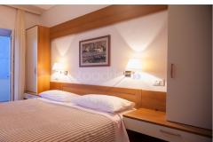 Beachfront Brela Apartmanok Szoba 5 – Ljubica V foto 4