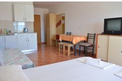 Apartmanok Mirnna Apartman 4 – II-5B foto 2