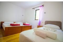 Apartmanok Kosovic II Apartman 1 – A foto 4