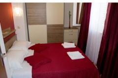 Apartmanok Deak Komarna Apartman 10 – 10Excluziv foto 4
