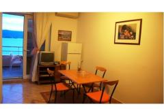 Apartmanok Deak Komarna Apartman 1 – AP1 rozi foto 3