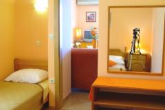 Apartmanok Deak Komarna Apartman 3 – AP3naranča foto 4