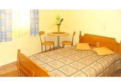 Apartmanok Deak Komarna Szoba 4 – Soba foto 1