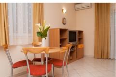 Apartmanok Komarna Apartman 1 – A1-NARANČA foto 3