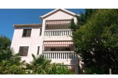 Apartmanok  Szoba 2 – I/3 foto 4