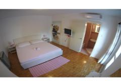 Apartmanok Bašković Apartman 3 – A2+1 ROZI foto 1