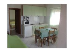 Apartmanok Dinko s grijanim bazenom Apartman 2 – A4 foto 1