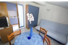 Apartmanok Dinko s grijanim bazenom Apartman 3 – A2+2 foto 1