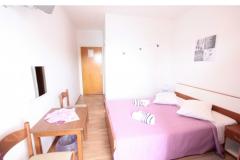Szobák Bili Galeb BED? Szoba 1 – PURPLE foto 4