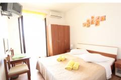 Szobák Bili Galeb BED? Szoba 2 – yellow foto 2