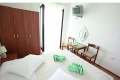 Szobák Bili Galeb BED? Szoba 3 – GREEN foto 3