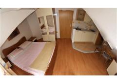 Apartmanok Dino Apartman 3 – Yellow foto 1