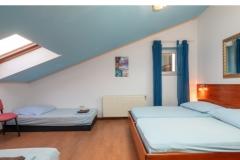 Family Szobák & Apartmanok Omis Apartman 1 – 2 FLOOR foto 4