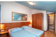 Family Szobák & Apartmanok Omis Apartman 1 – 2 FLOOR foto 5