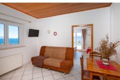 Family Szobák & Apartmanok Omis Apartman 2 – 107 / 204 foto 3