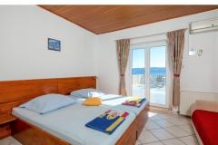 Family Szobák & Apartmanok Omis Apartman 2 – 107 / 204 foto 5