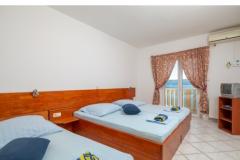 Family Szobák & Apartmanok Omis Apartman 4 – 202 foto 4