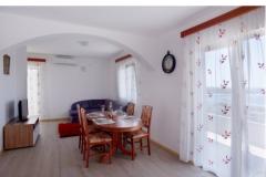 Apartmanok Andreja Apartman 2 – The red foto 3