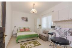 Family friendly Apt with a pool  Apartman 3 – Daysi foto 1