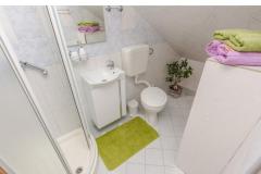Family friendly Apt with a pool  Apartman 3 – Daysi foto 3