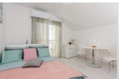 Family friendly Apt with a pool  Apartman 4 – Sea foto 2