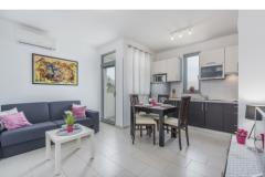 Apartmanok Kimi with swimming pool  Apartman 4 – APP M foto 1