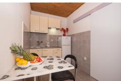 Apartmanok Suzana i Zlatan Apartman 4 – A2+2crveni foto 5