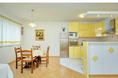 Apartmanok Zelic Tucepi Apartman 2 – Yellow Apt foto 5
