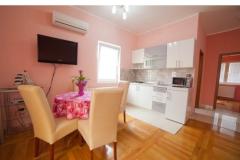 Apartmanok Iris Apartman 2 – rozi foto 3