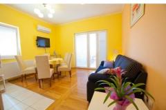 Apartmanok Iris Apartman 3 – žuti foto 1