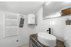 Vila s bazenom i jacuzzijima Apartman 4 – A4 foto 1