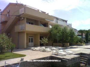 Apartmanok Ana