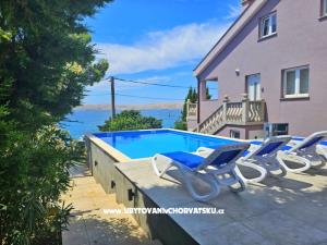 Beachfront Apartmanok Baricevic wit