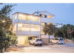 Apartmanok Damir