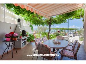 Apartmanok MARINA - Villa NEDIKA