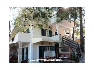 Apartmanok-cupic-trogir.com