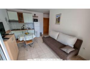 Apartman Lovor