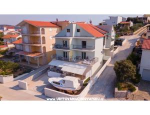 Apartmanok Petra 
