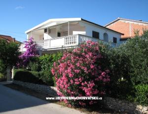 Apartmanok Baras