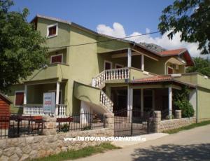 Apartmanok Lucija
