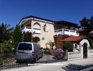 Apartmanok Leona
