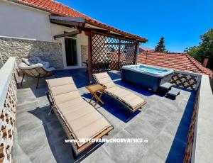 Apartmanok Karuzz