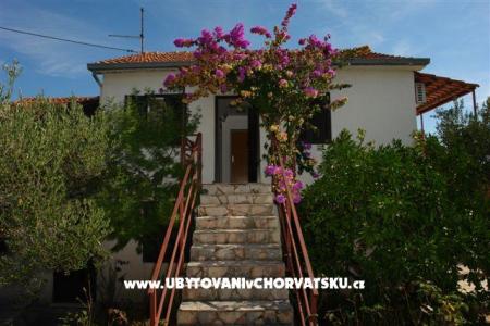 Apartmanok Katija fotó 2