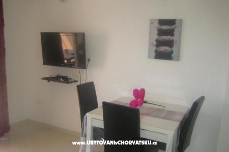 Apartmanok Roje Sv. Filip i Jakov fotó 2