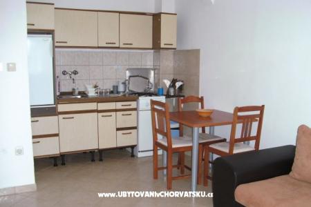 Apartmanok &amp; rooms Brist fotó 4