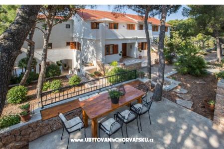 Villa pod borom fotó 2