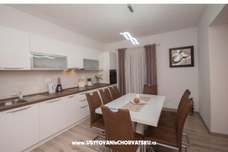 Deluxe Apartmanok Red Sunset fotó 3