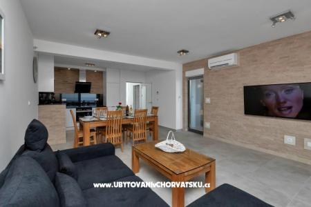 Hot Tub Luxury Apartmanok + beach p fotó 5