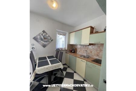 Apartmanok Avvi fotó 4